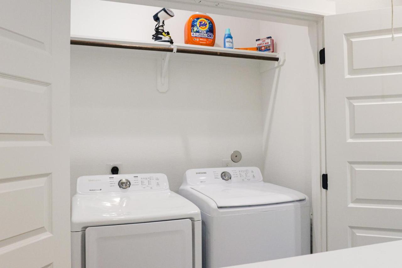 Modern Home Near Downtown With Fast Wifi, Bbq, Games & Ev Equipped! Houston Luaran gambar