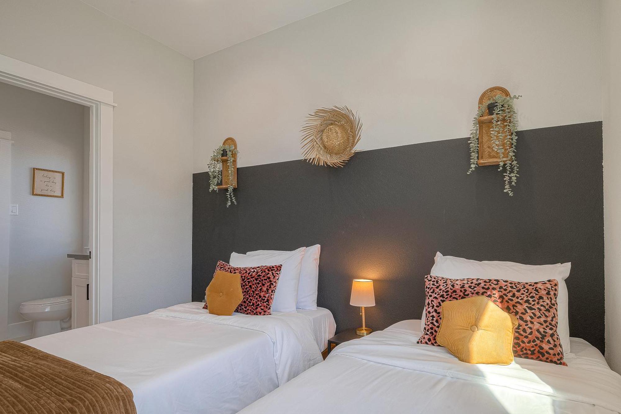 Modern Home Near Downtown With Fast Wifi, Bbq, Games & Ev Equipped! Houston Luaran gambar