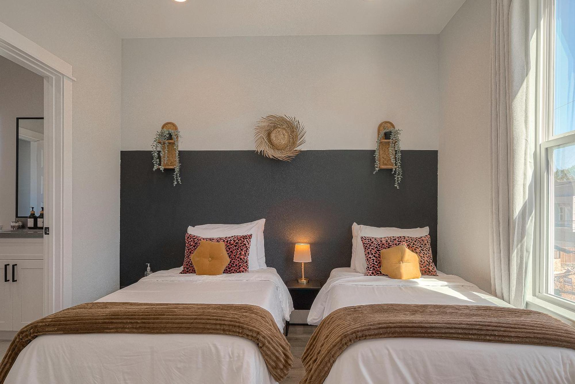 Modern Home Near Downtown With Fast Wifi, Bbq, Games & Ev Equipped! Houston Luaran gambar