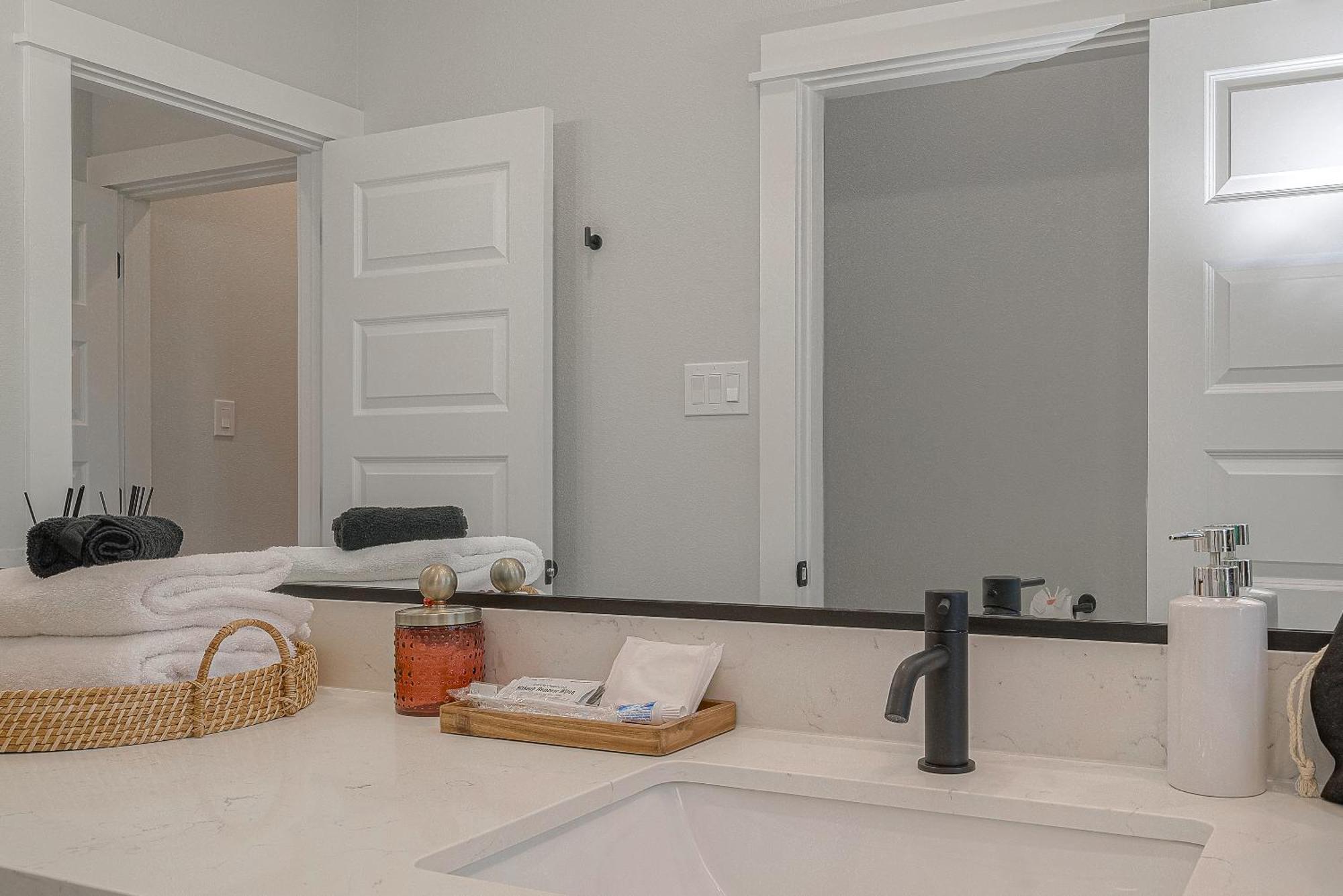 Modern Home Near Downtown With Fast Wifi, Bbq, Games & Ev Equipped! Houston Luaran gambar