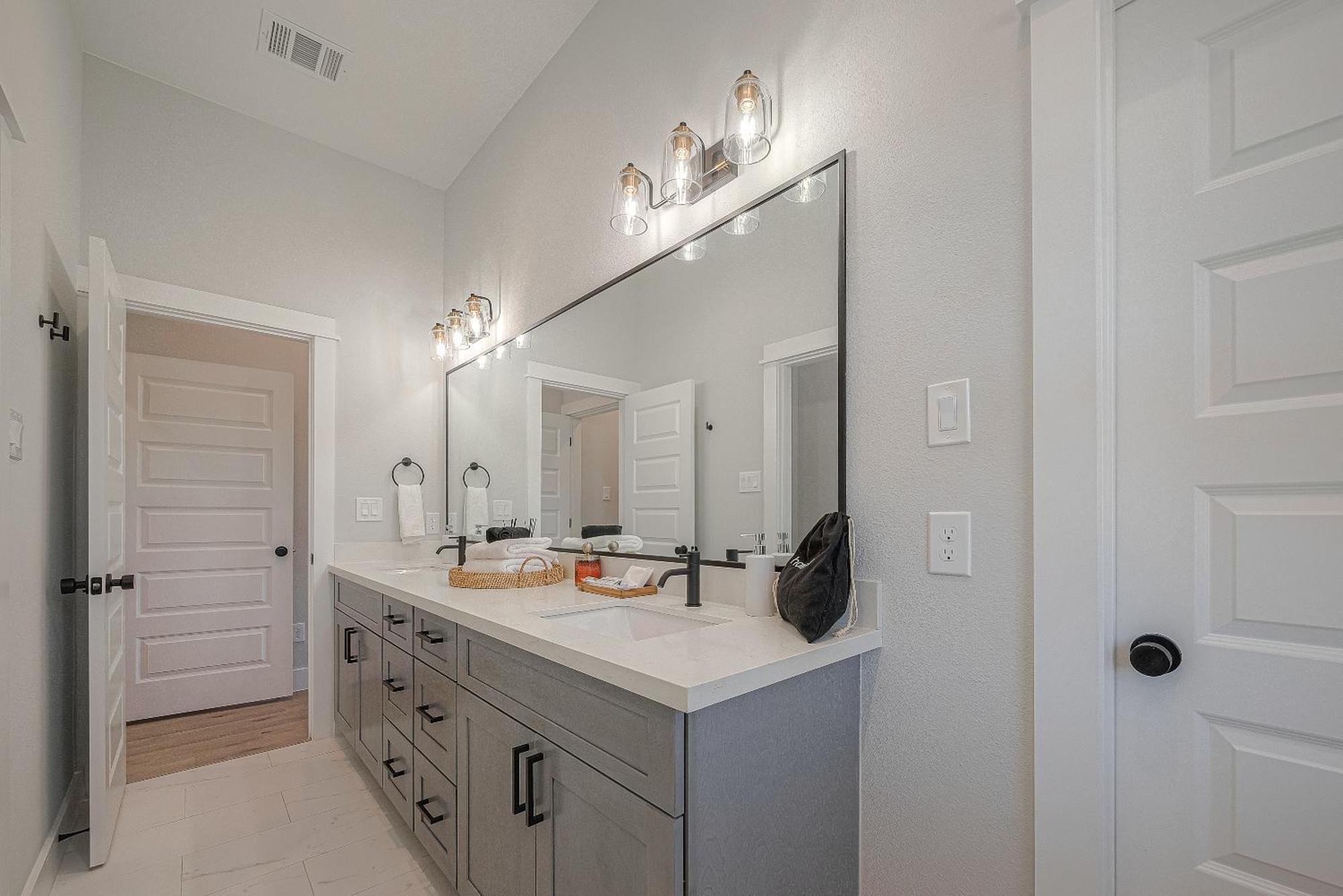 Modern Home Near Downtown With Fast Wifi, Bbq, Games & Ev Equipped! Houston Luaran gambar